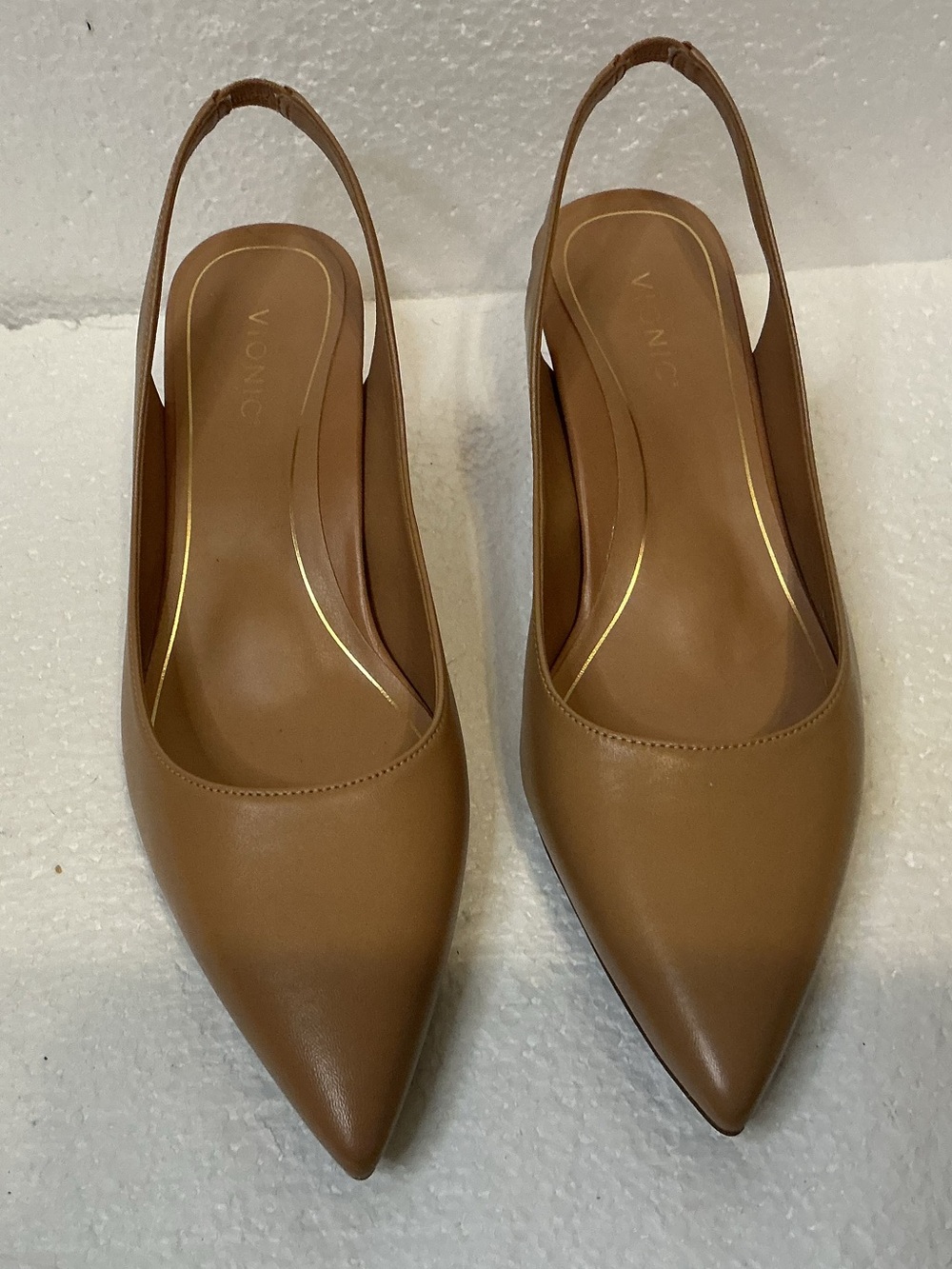 Vionic Ziva Slingback Kitten Heel Pumps Almond Nude Leather Pointed Toe 9.5 NWOT - Picture 2 of 6